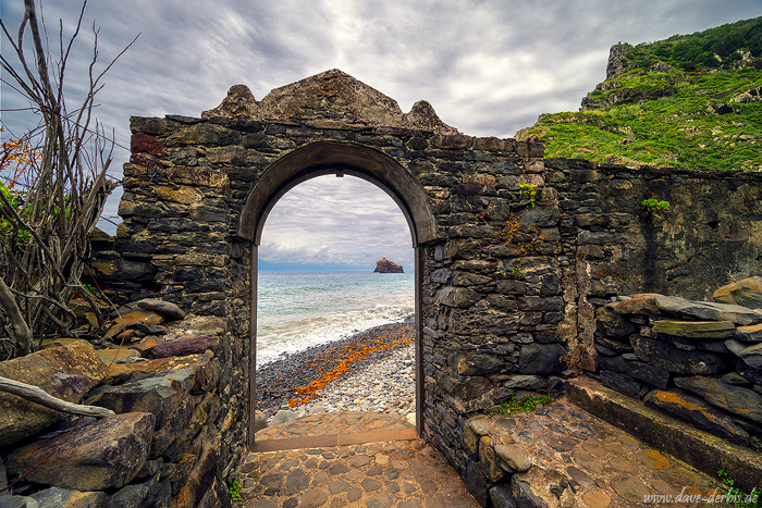 lost place, coast, mountains, sea, ocean, farm, view, deserted, madeira, 2024, photo